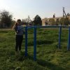 24 апреля волонтёры (добровольцы) обновили детскую и спортивную площадки